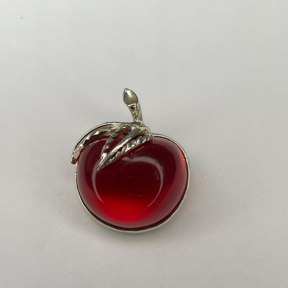 Vintage Sarah Coventry Apple Red Jelly Belly Brooch Pin Lucite Gold Tone Fruit - Picture 3 of 8